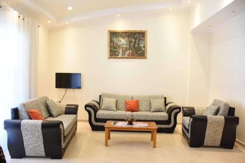 Apartment Giorgio Gest House Permet